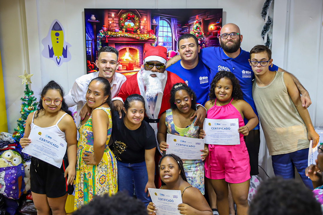 Jovens síndrome de Down se formam em curso de informática do Espaço