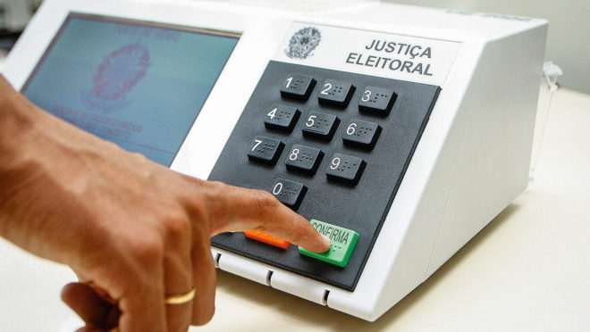 Las emociones en línea sobre las elecciones en Brasil contrastan con las de los medios