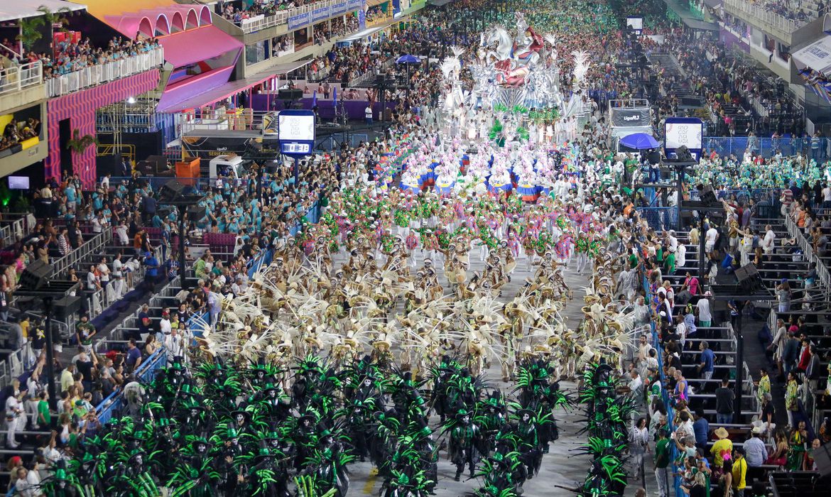 Carnaval 2024: África está presente nos enredos das escolas de samba do ...