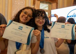 Concurso Jovem Cidadão Carioca premia alunos das escolas municipais com smartphones