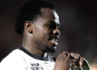 Vasco volta a bater o Vit&oacute;ria e garante vaga nas semis da Copa do Brasil