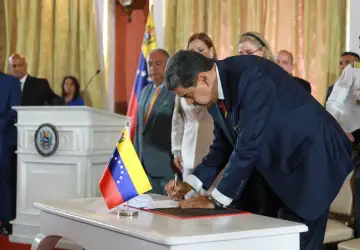 Maduro sanciona lei formalizando meta de anexar Essequibo à Venezuela