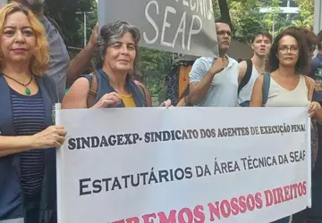 Agentes de execução Penal da SEAP-RJ fazem ato no Palácio Guanabara 