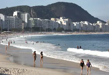 CET-Rio antecipa horário de área de lazer de Copacabana, no domingo