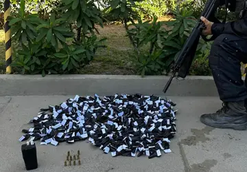 Policiais do 7º BPM prendem dois criminosos e apreendem munições de calibre 9mm em São Gonçalo 