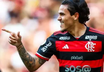 Flamengo vence Corinthians e espanta a crise