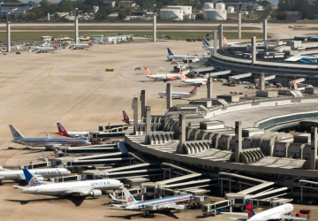  Aviões da força aérea britânica fazem pouso de emergência no Rio