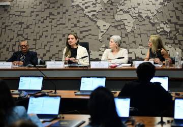 Representatividade feminina é essencial para coibir violência de gênero, indica debate