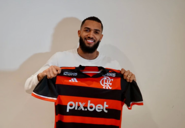 Flamengo contrata Juninho, primeiro reforço do ano 