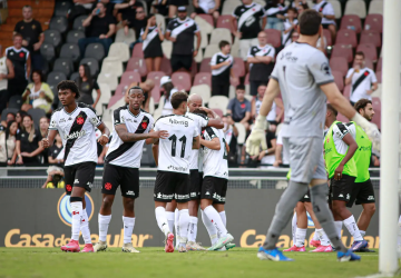 Vasco e Bangu jogam em busca da primeira vitória no Cariocão 