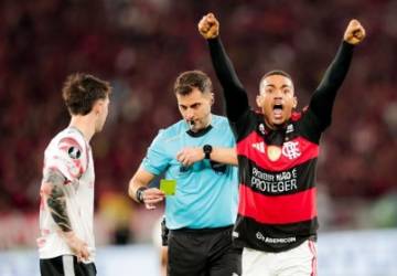 Flamengo perde nos p&ecirc;naltis e sonho de pentacampeonato &eacute; adiado