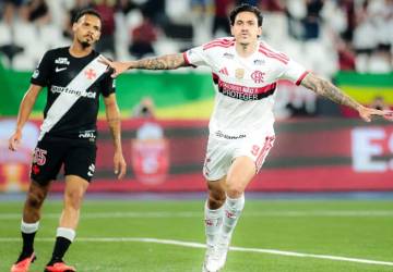Flamengo goleia Vasco e abre vantagem na lideran&ccedil;a do Brasileiro
