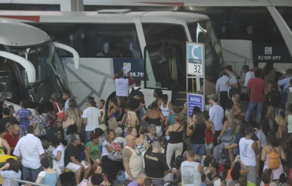 Feriado de São Jorge levará 200 mil pessoas à Rodoviária do Rio 