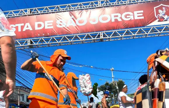 Comlurb prepara operação especial de limpeza para festejos de São Jorge em Quintino e no Centro