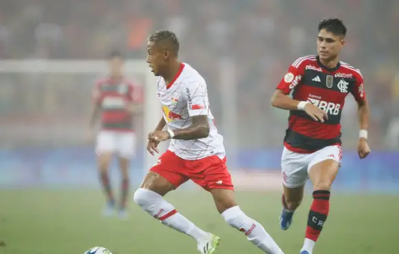 Flamengo pega o Bragantino com foco no G6