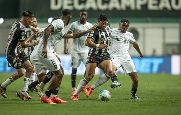 Botafogo empata com o Atlético-MG e deixa o Palmeiras encostar