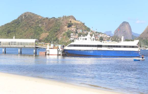 Primeiro dia de tarifa mais barata no catamarã Charitas-Praça XV