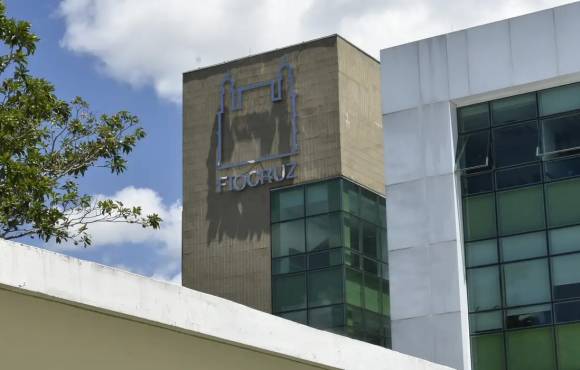 Fiocruz &eacute; autorizada pela Anvisa a iniciar testes de vacina contra a Covid-19 com RNA mensageiro